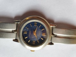 PRE-OWNED STAINLESS STEEL GENEVA WOMENS QUARTZ WATER RESISTANT  WRIST WATCH - £8.31 GBP