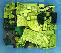Lego 250 Piece Green Lego lot full of bricks, blocks Variety of Colors L... - $13.95
