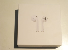 Excellent Genuine   Apple Airpods 2 w Protective case!!! - £105.59 GBP