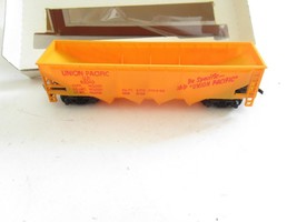 HO TRAINS TYCO -344-E UNION PACIFIC HOPPER - LATCH COUPLERS- BXD. - M14 - $3.56