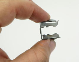 07-2012 mercedes x164 w164 gl450 ml550 c300 c350 e350 fuel injector hold... - $15.87