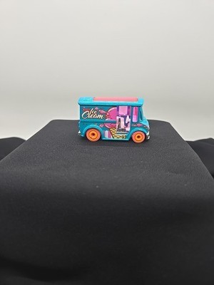 2019 HOT WHEELS BREAD BOX ICE CREAM BLUE & PINK 1:64 DIECAST 2 1/8" FOOD TRUCK Item image 6