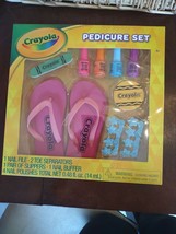 Kid&#39;s CRAYOLA Pedicure Gift Set W/ flip flops, 4 Nail Polishes and more. Age 3+ - £14.92 GBP