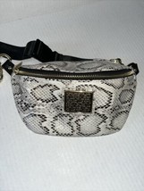 STEVE MADDEN Snake Skin Look Belt Bag Fanny Pack NWOT - $544.05 MXN