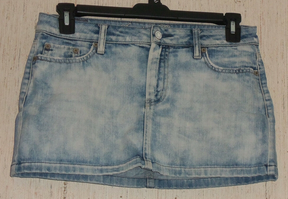 Primary image for NEW WOMENS American Eagle DISTRESSED BLUE JEAN DENIM MINI SKIRT  SIZE 6
