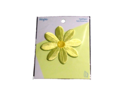 WRIGHTS IRON ON APPLIQUE 3 inch DAISY price is each one (applique bx) - $3.00