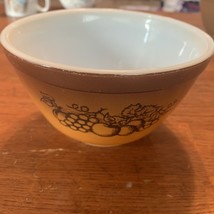 Vintage Pyrex Old Orchard Bowl # 401, 1￼ &amp; 1/2 Pints - $186.00 MXN