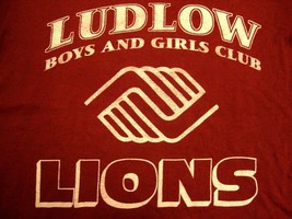 Vintage Ludlow Boys & Girls Club Lion Massachusetts Maroon T Shirt S - £12.05 GBP