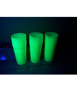12 lot Glow In Dark Plastic Cups STURDY 6&quot; 20 Oz BLACKLIGHT UV PARTY hal... - €11,25 EUR