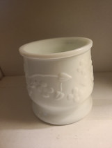 Vintage Indiana 4-3/8&quot; Milk Glass Planter With Leaf and Flower Pattern  - £7.32 GBP