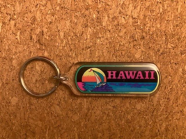 Vintage Lucite Hawaii Souvenir Keychain Collectible - $5.18