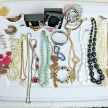 Mixed Jewelry Lot #2 Necklaces Bracelets, Earrings 30 Pieces Vintage &amp; NWT - £33.63 GBP