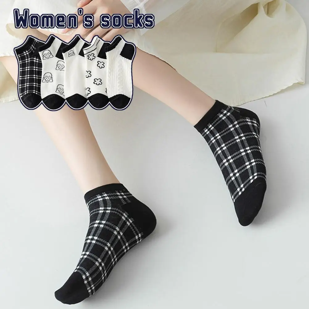 5 Pairs Ladies so Cute Girl Low  in Black And White Colour Fashion Famle Comfort - £85.47 GBP
