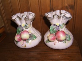 PAIR OF 1956 LEFTON CHINA HAND PAINTED W/APPLES&amp;LEAFS GOLD TRIM VASES - £26.01 GBP