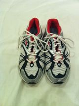 AVIA WOMAN&#39;S WHITE WITH SILVER BLACK AND RED ACCENT DETAIL RUNNING SHOES 6 - $28.50