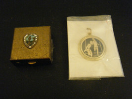 Vintage Track &amp; Field Relay Charm &amp; Metal &quot;Stand Rock Wisconsin Dells&quot; Case - £11.82 GBP