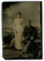 CIRCA 1860&#39;S 1/6 Plate TINTYPE Stunning Beautiful Couple Woman Holding Umbrella - £14.49 GBP