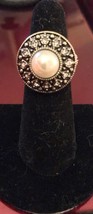 Avon Vintage Style Pearlesque Ring - £7.85 GBP