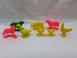 Lot Of (7) Vintage Neon Colored Plastic Farm Animal Toys Dog Rooster Pig... - €9,49 EUR