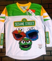 SESAME STREET Headgear Classics Hockey White Jersey ~Never Worn~ M XL 2XL - $1,208.06 MXN+
