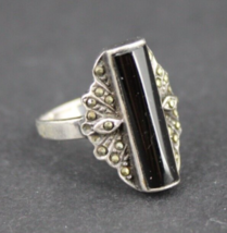 Sterling Silver &amp; Black Onyx Marcasite Ladies Ring Band .925 Size 8 Mid Century - £26.14 GBP