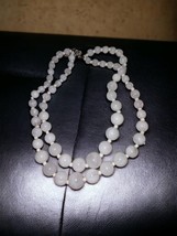 Beautiful vintage white/beige necklace - $14.85
