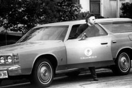 Halloween Michael Myers exits State of Illinois Ford Ltd 1978 car 24x36 Poster - £23.18 GBP