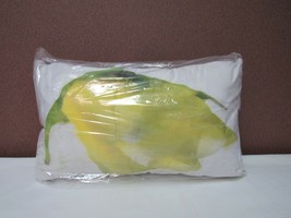 Azarya Decorative Watercolor Throw Pillow T4101032 - £14.99 GBP
