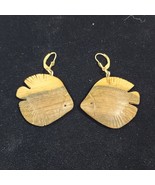 Hand Carved Two Toned Wood Fish Aquatic Tropical Lever Back Hook Earrings - €12,86 EUR