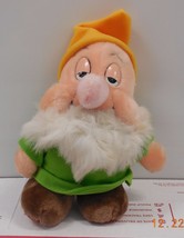 Walt Disney World Exclusive Snow White Sleep Dwarf 6&quot; plush toy RARE HTF - £19.27 GBP