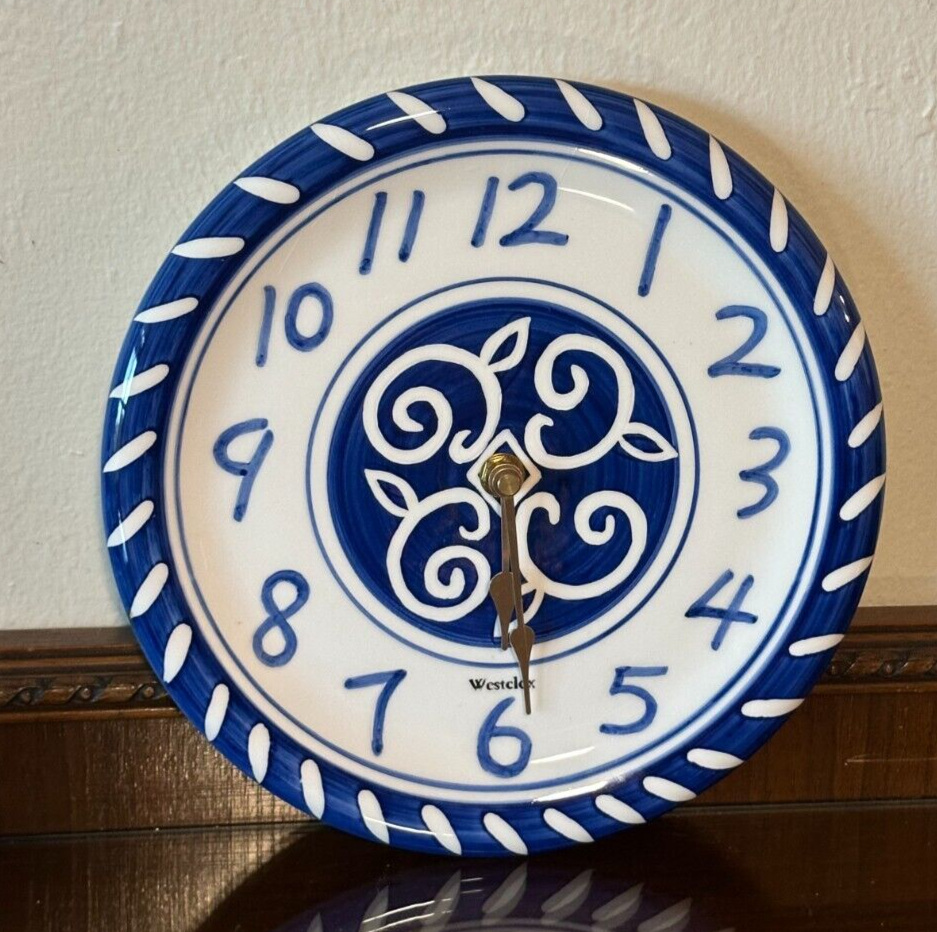 Rare Vtg Westclox Blue &amp; White Hand Painted Ceramic Plate Wall Clock WORKS - $36.07