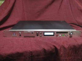 MARANTZ PROFESSIONAL MODEL PMD560 SOLID STATE RECORDER - $1,637.05 MXN