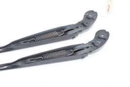 07-13 MINI COOPER S WIPER ARMS PAIR Q3388 image 10