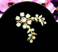 Clear Rhinestone Flower Pin Vintage Brooch Goldtone Floral Bloom &amp; Leaves - £11.86 GBP