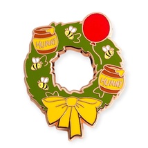 Winnie the Pooh Disney Pin: Holiday Wreath - £15.64 GBP