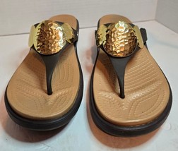 Womens Crocs Sz 9 Sanrah Wedge Thong Sandals Hammered Gold Circle Tan/brown Sole - £26.63 GBP