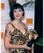 Diablo Cody holds BAFTA Award poses on red carpet 8x10 press photo - $17.75 CAD