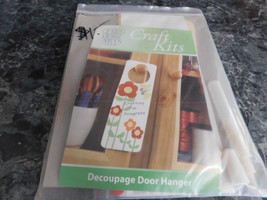 Creative Home Arts Club Decoupage Door Hanger - $73.76 MXN