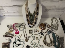 HUGE LOT Vtg Costume Jewelry-Bracelets-Necklaces-Pendants-Faux Pearls+More - £18.66 GBP