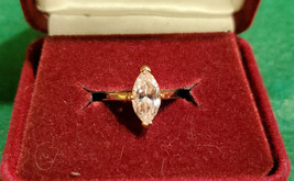 Vintage Size 9 Pear Cut Cubic Zirconia Gem Stone Ring Made in Korea w/ Gift Box - £15.12 GBP