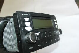 2004-2010 VOLKSWAGEN TOUAREG AM FM CD RADIO RECEIVER HEAD UNIT J1828 image 8