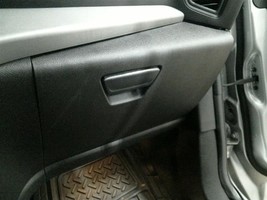 ESCAPE    2014 Glove Box 104433232 - $1,082.89 MXN