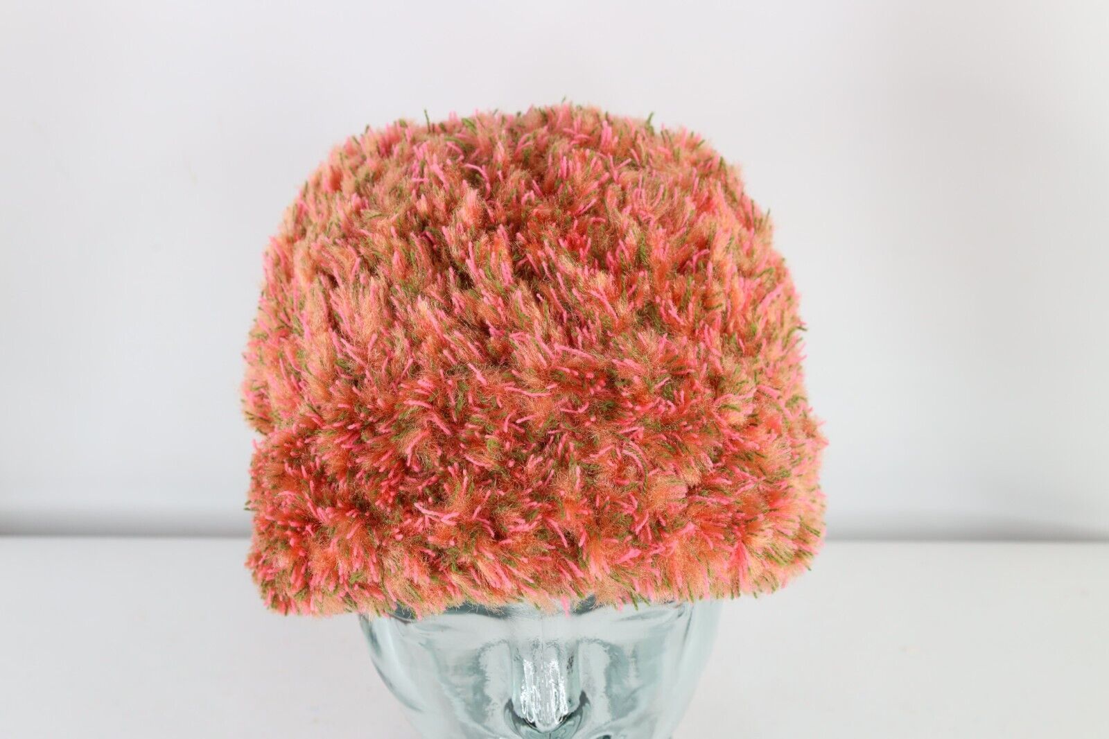 NOS Vintage 90s Streetwear Textured Fuzzy Shag Beanie Hat Cap Pink Womens OSFA