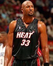 Alonzo Mourning 8X10 Photo Miami Heat Basketball Nba Close Up - $4.94