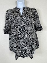 NWT Cocomo Womens Plus Size 1X Blk/Wht Leaves Pocket V-neck Top Elbow Sleeve - £22.21 GBP