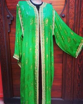 Embroidered 60s night wear Islamic Green Silk Kaftan with Gold, Unisex Arabian G - £440.43 GBP