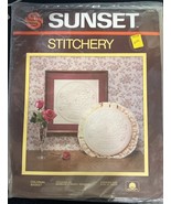 Vintage 1983 Sunset Stitchery Colonial Basket #2876 Finished 12” Hoop Size - €15,25 EUR