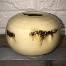 “mustache Pot” 6” Raku Pottery Vase Crackle Glaze Signed 2013 - $629.04 MXN
