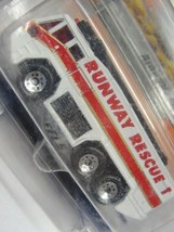 Matchbox Runway Rescue Truck #29 In Protector Cover NIP 1999 - £11.66 GBP