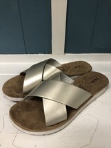 Izod Women&#39;s Alyssa Flatform Sandals Gold Size 8 Criss Cross Slides - $22.32